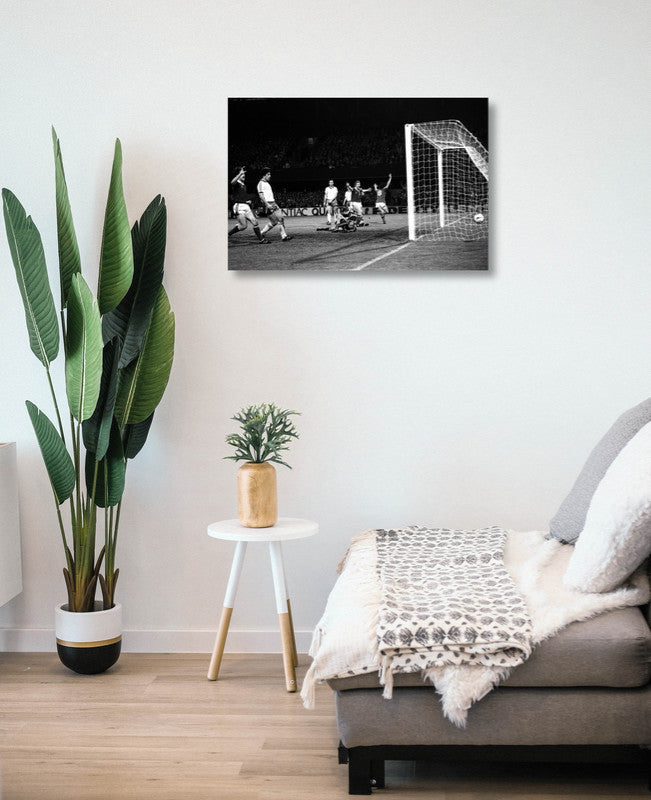 Ipswich Town 1981 UEFA Cup Final Mariner Goal Photo Memorabilia