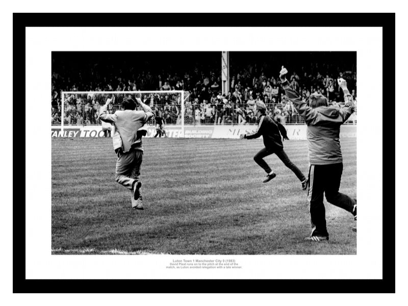 Luton Town David Pleat Celebration 1983 Photo Memorabilia