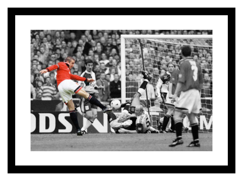 Eric Cantona Manchester United Legends Spot Colour Photo Memorabilia