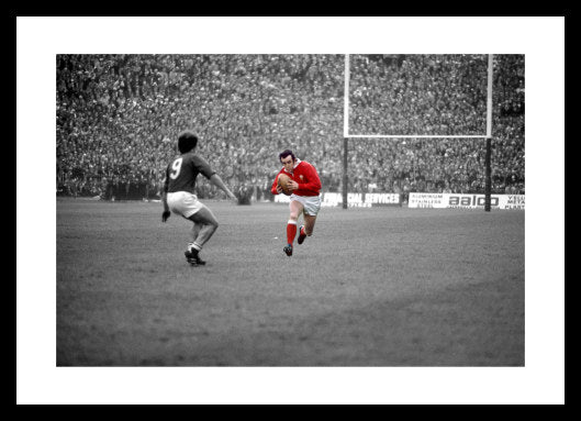 Phil Bennett Wales Rugby Legend 1976 Spot Colour Photo Memorabilia