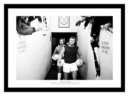 Bobby Moore Last Game for West Ham 1974 Photo Memorabilia
